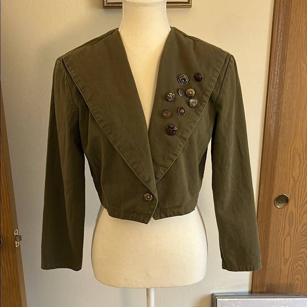 VINTAGE BRITLAND Blazer with Notched Lapel and Cropped Fit